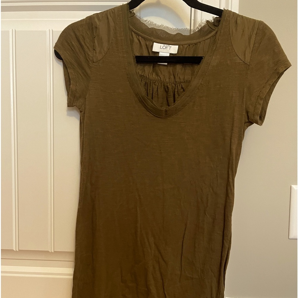 Loft raw v-neck